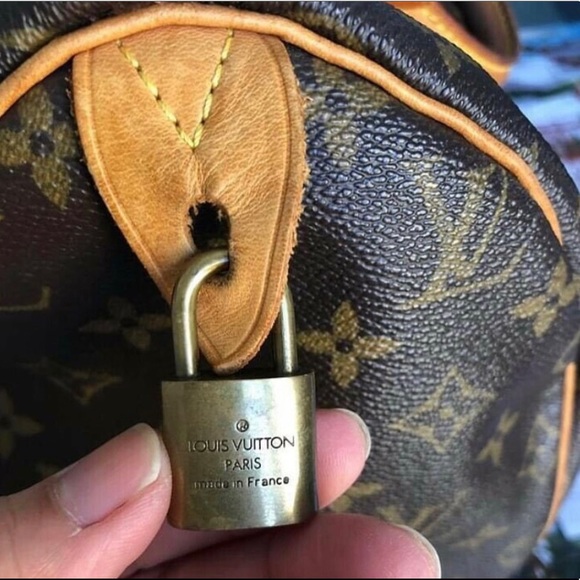 ✨SOLD✨AUTHENTIC LOUIS VUITTON SPEEDY 30✨ - Picture 4 of 6